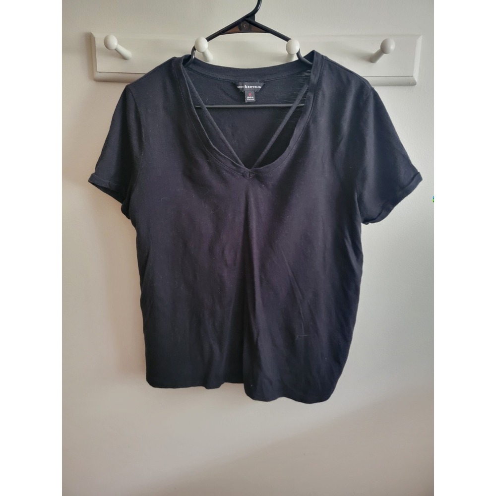 Rock & Republic Women's Medium Cuffed S/S Black V Neck Tee Cotton Casual Funky
